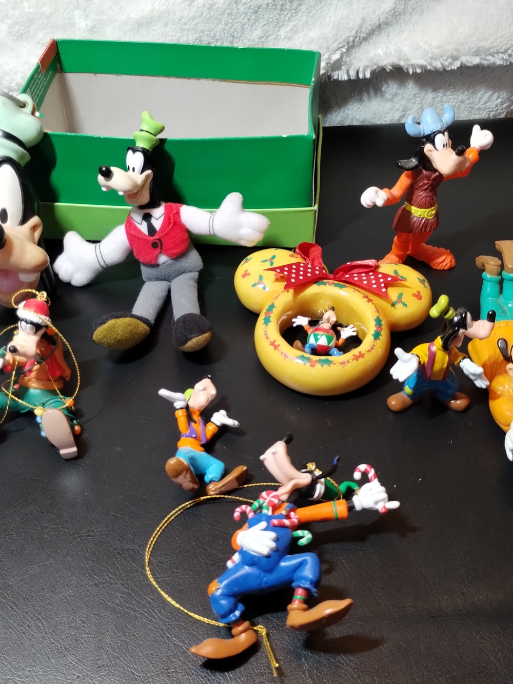 Vintage Disney Goofy and Friends Holiday Toy Set - Yellow & Multicolor